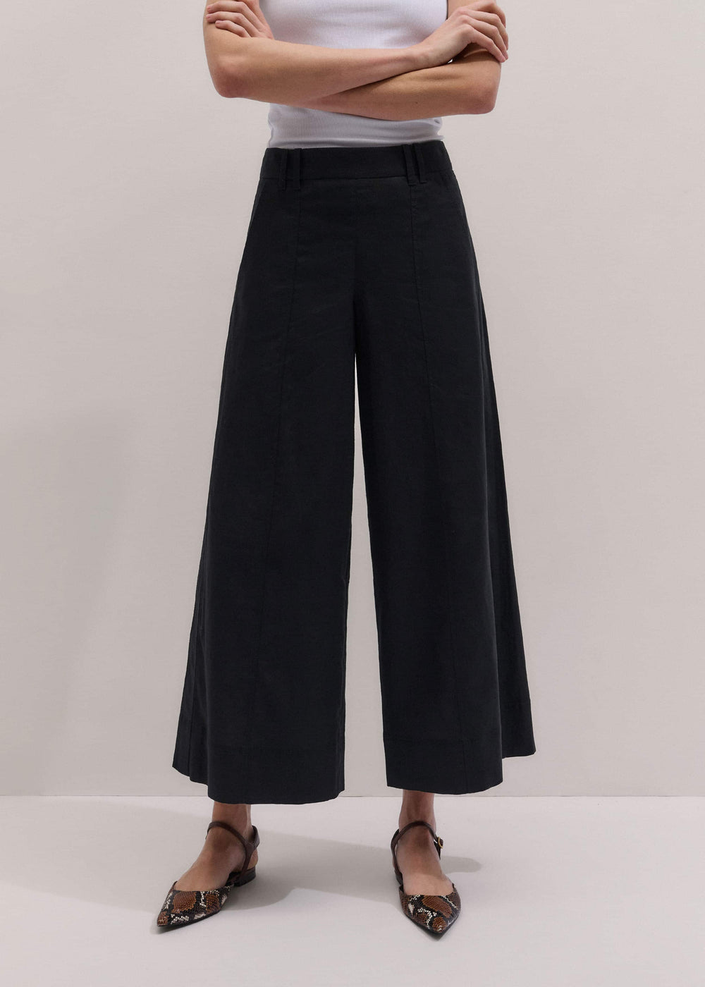 Black Crop Wide-Leg Pant