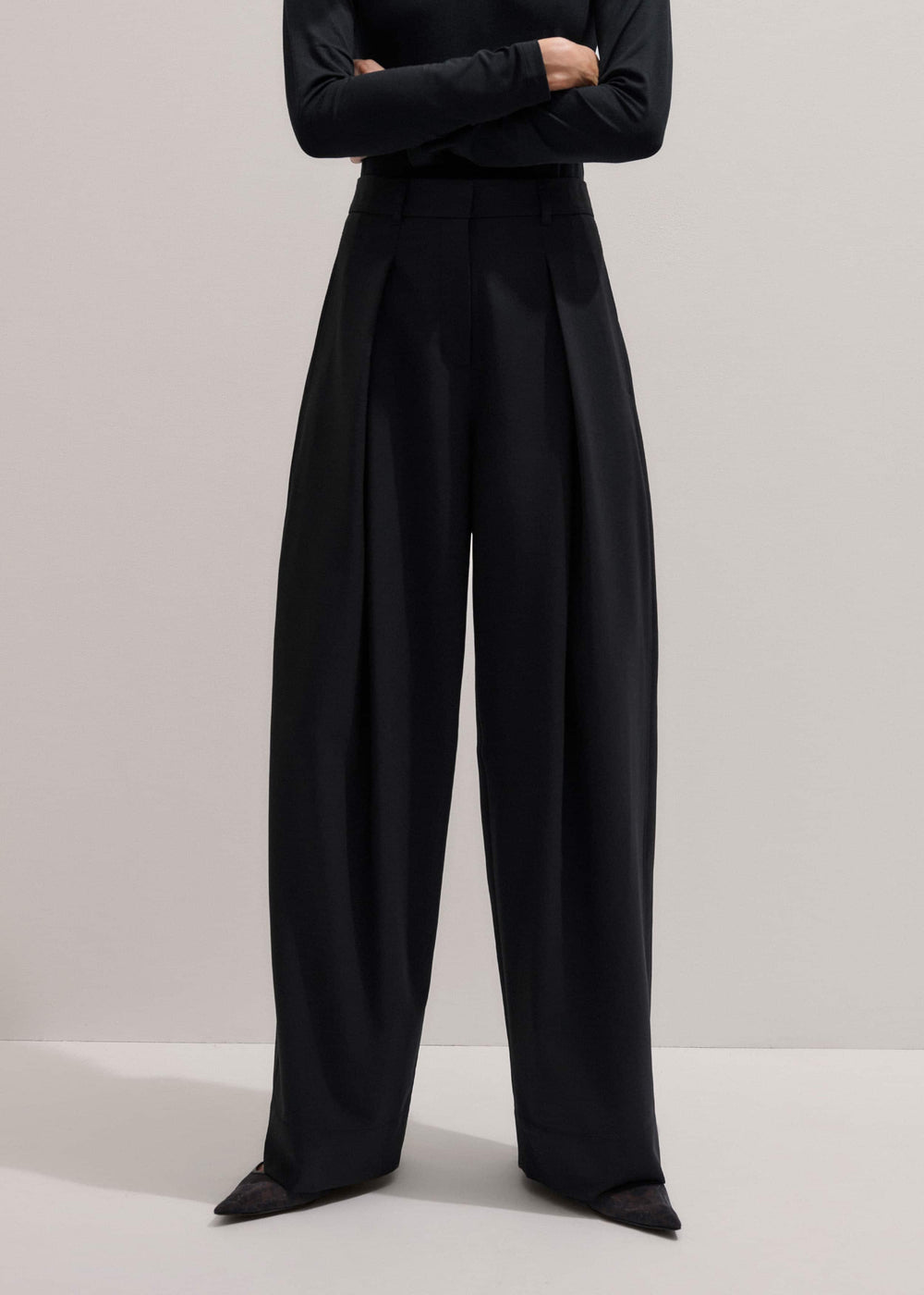 Black Wool Exaggerated Tapered Pleat Pant