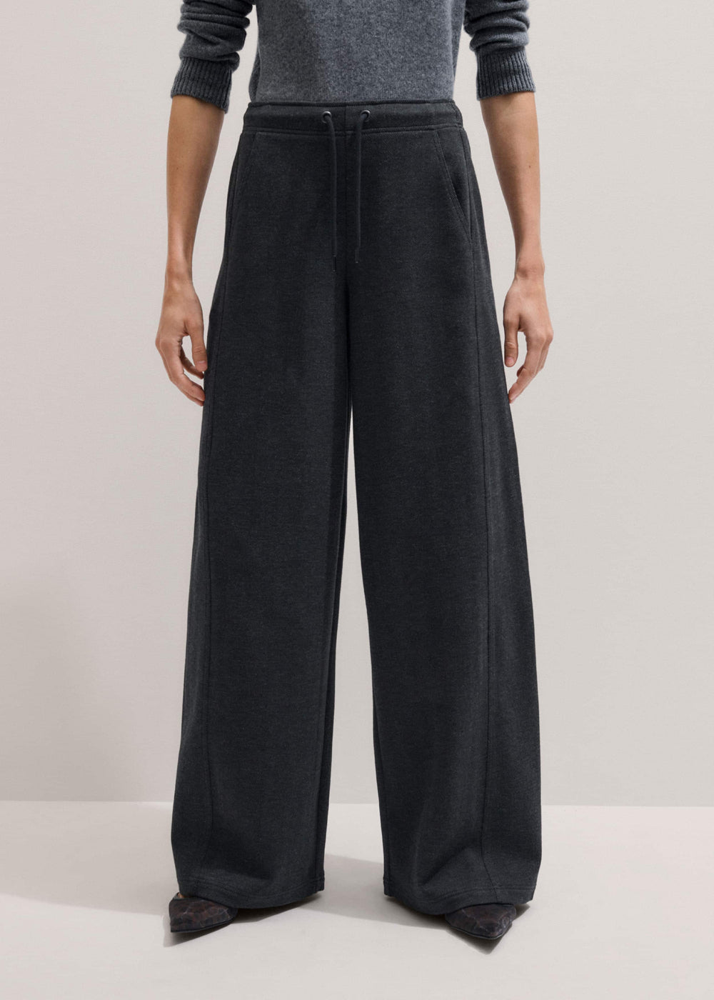 Gray Herringbone Barrel-Leg Pant
