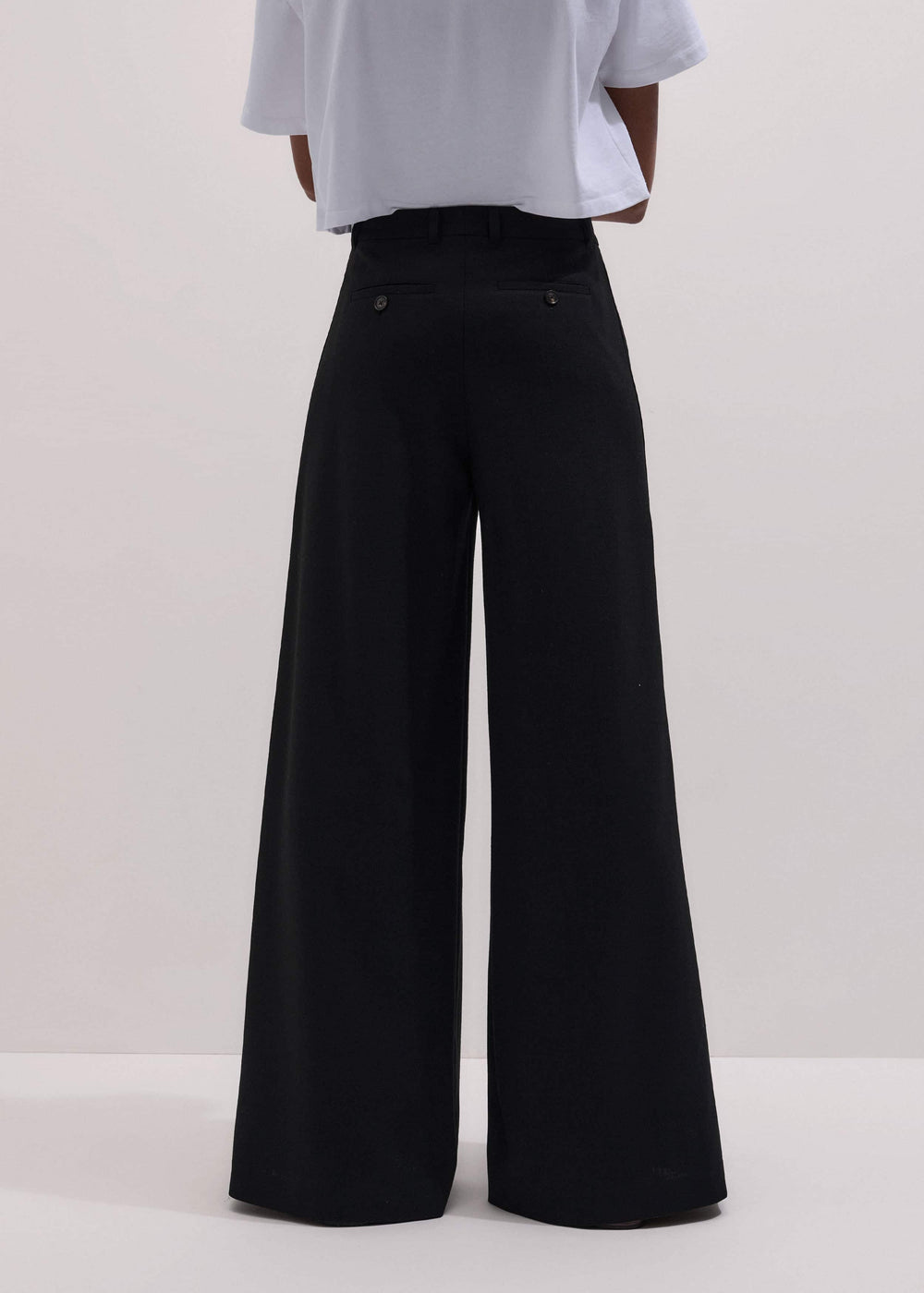 Black Very Wide-Leg Pant