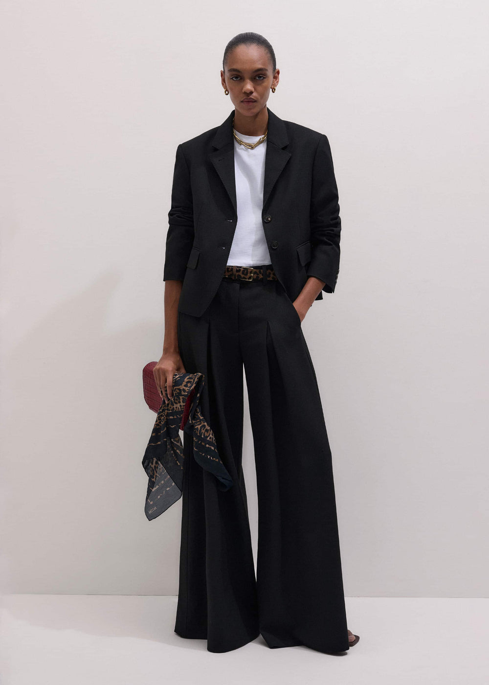 Black Very Wide-Leg Pant