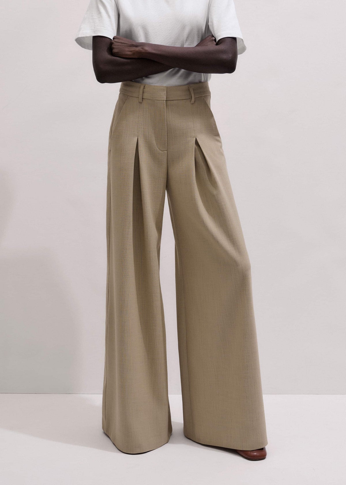 Sand Very Wide-Leg Pant