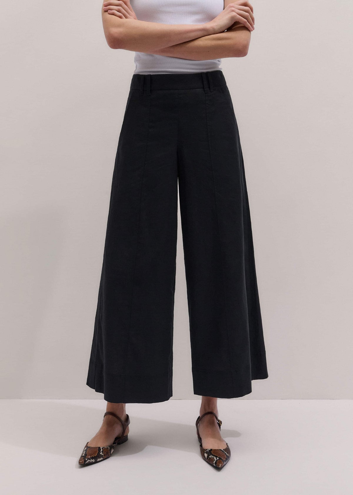 Black Crop Wide-Leg Pant