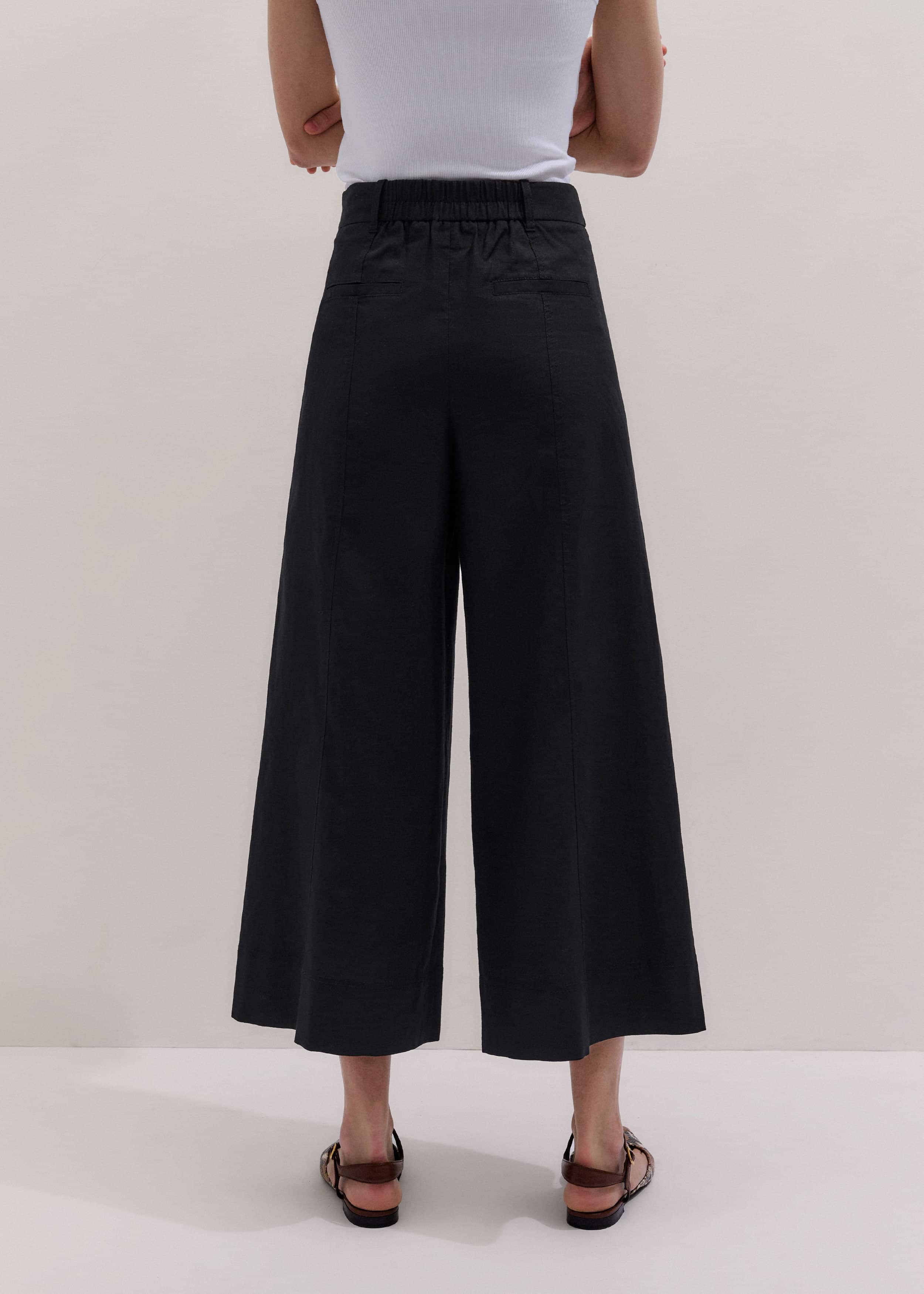 Black Crop Wide-Leg Pant