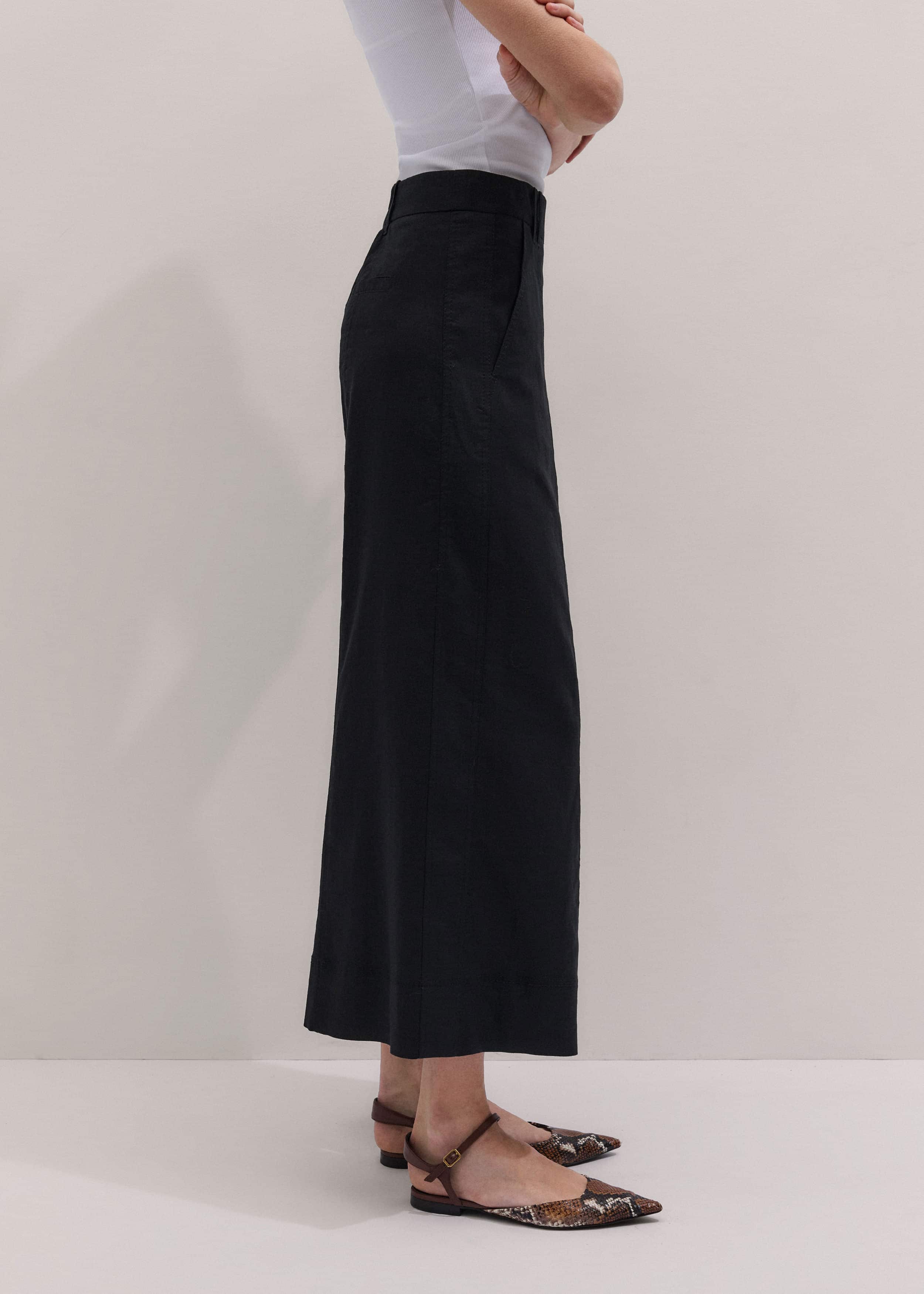 Black Crop Wide-Leg Pant