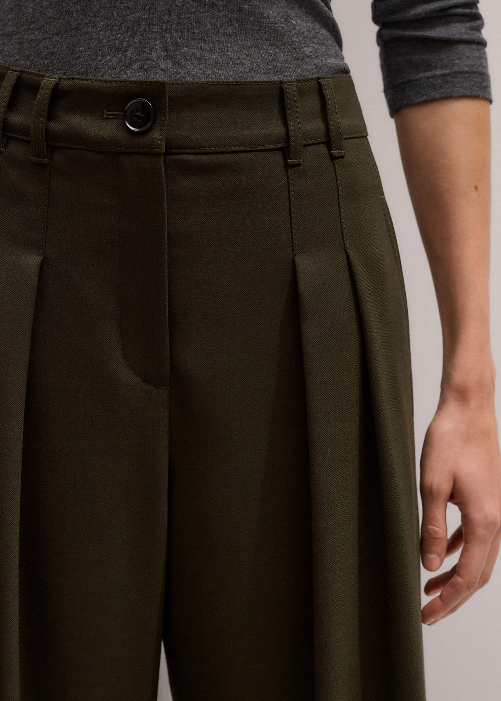 Olive Green Wide-Leg Double Pleat Pant
