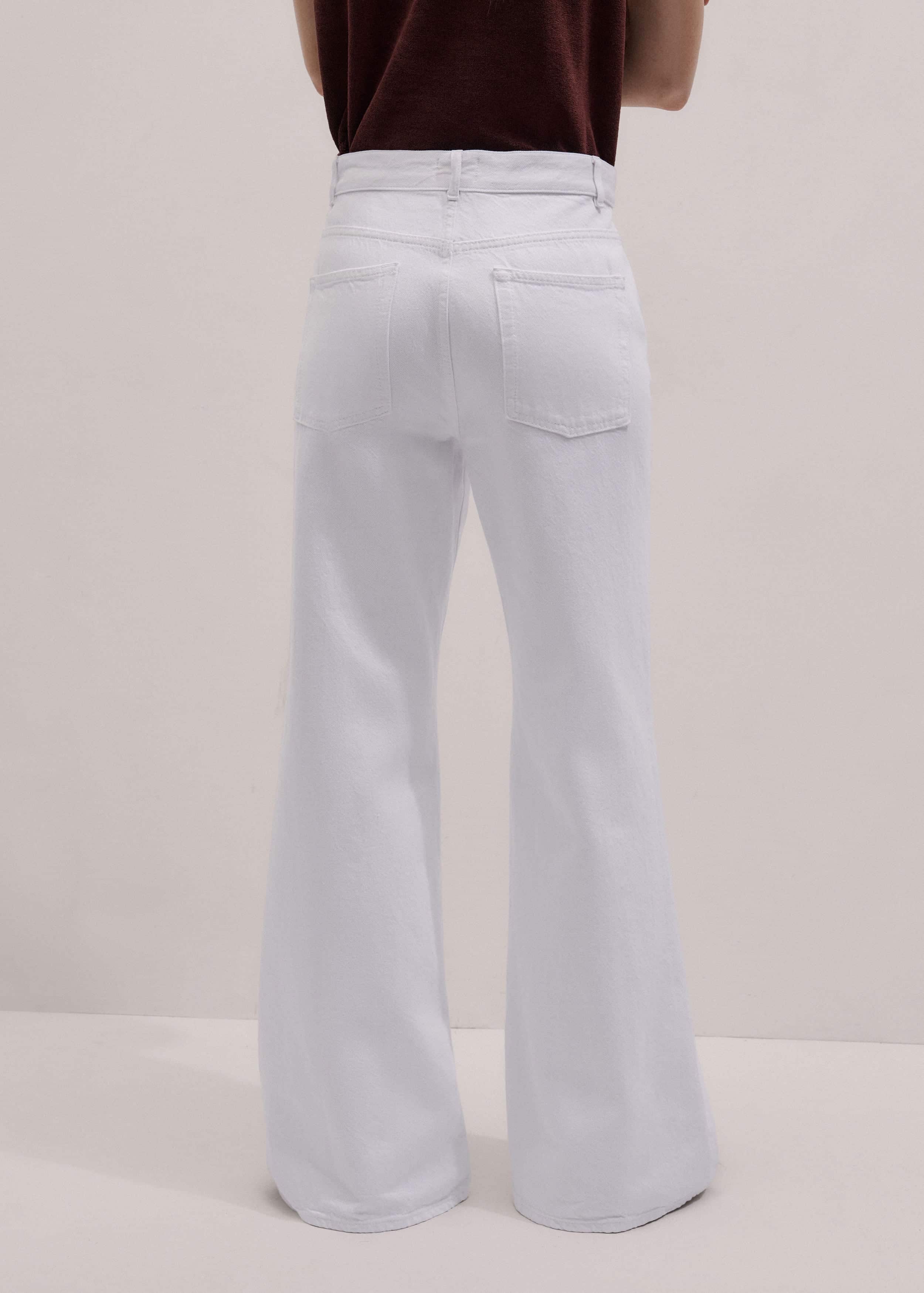 White Leg Elongator Jean