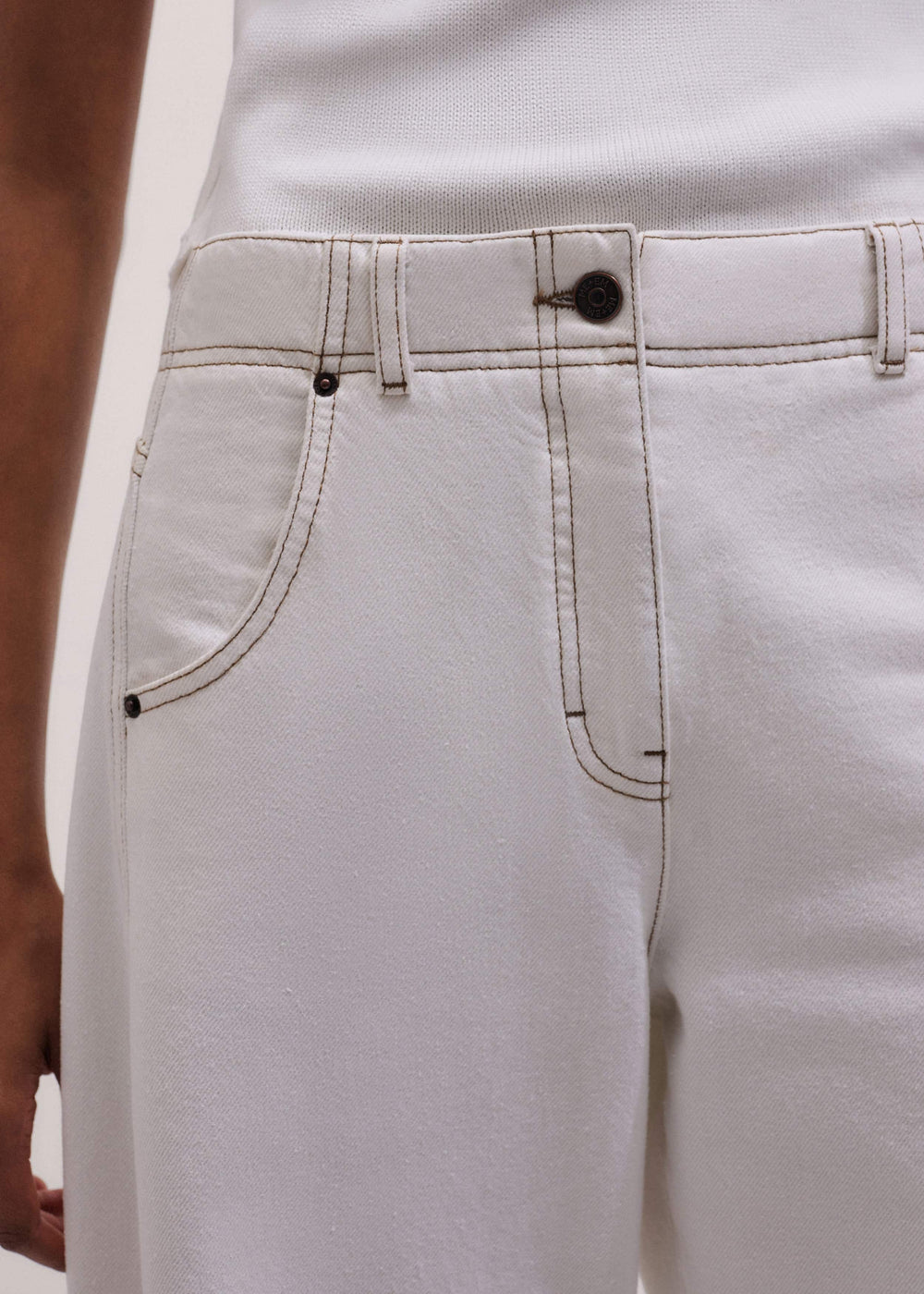 White Relaxed Engineered Jean