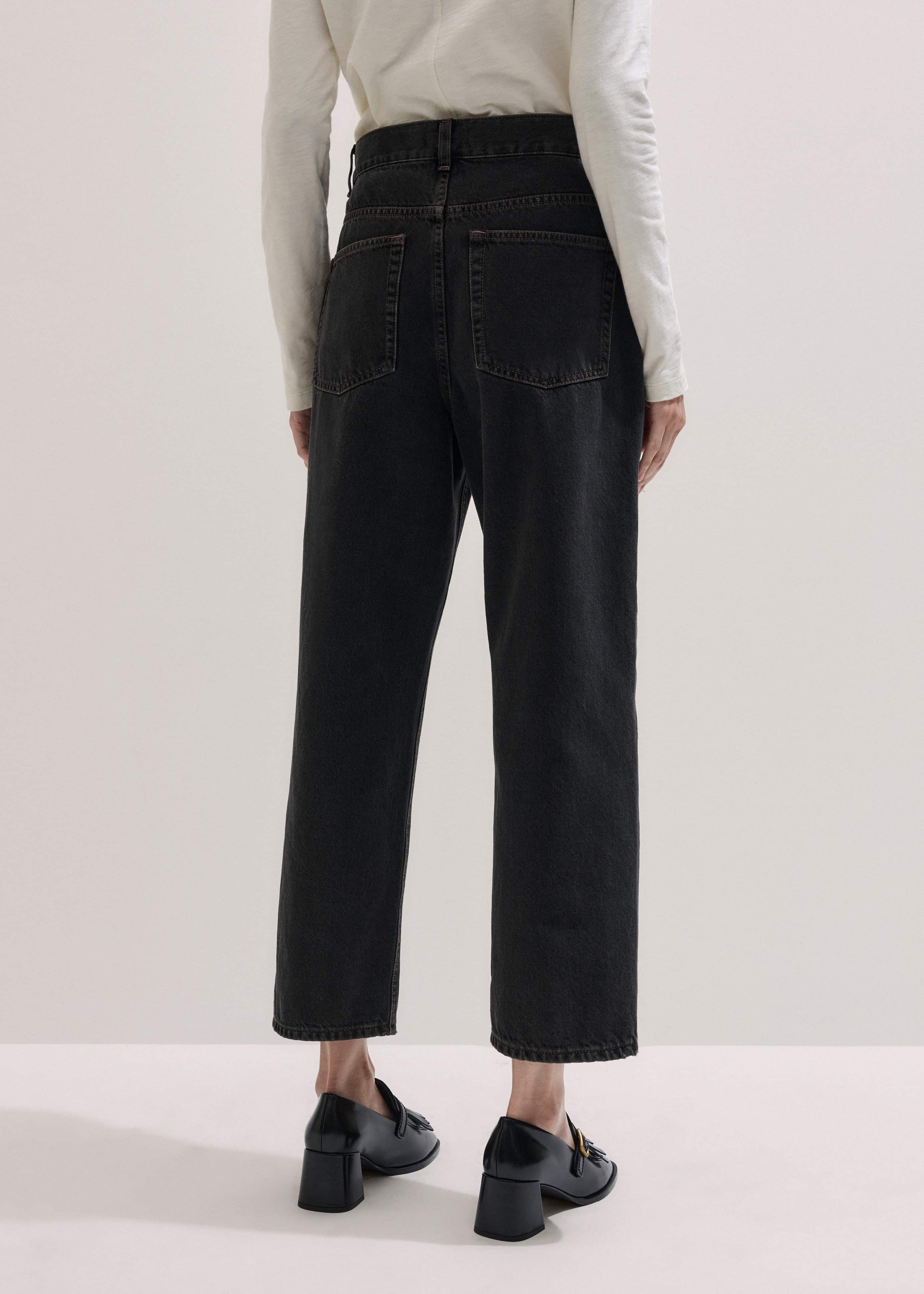 Black Straight Cropped Relaxed Jean