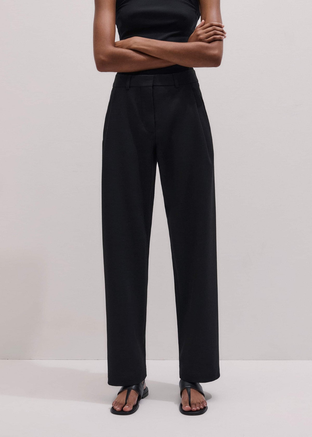 Black Clever Tapered Pant