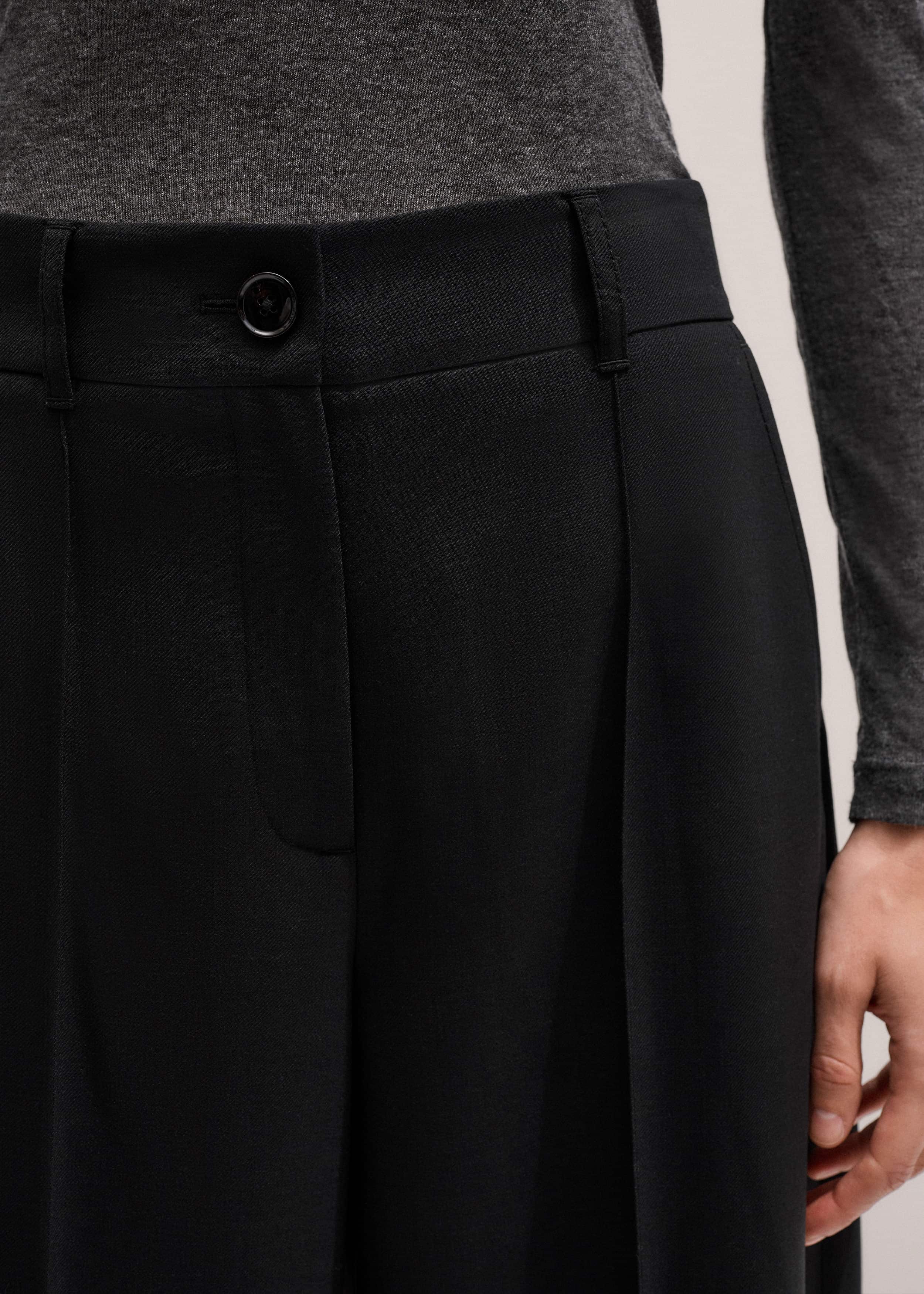 Black Pintuck Taper Pant