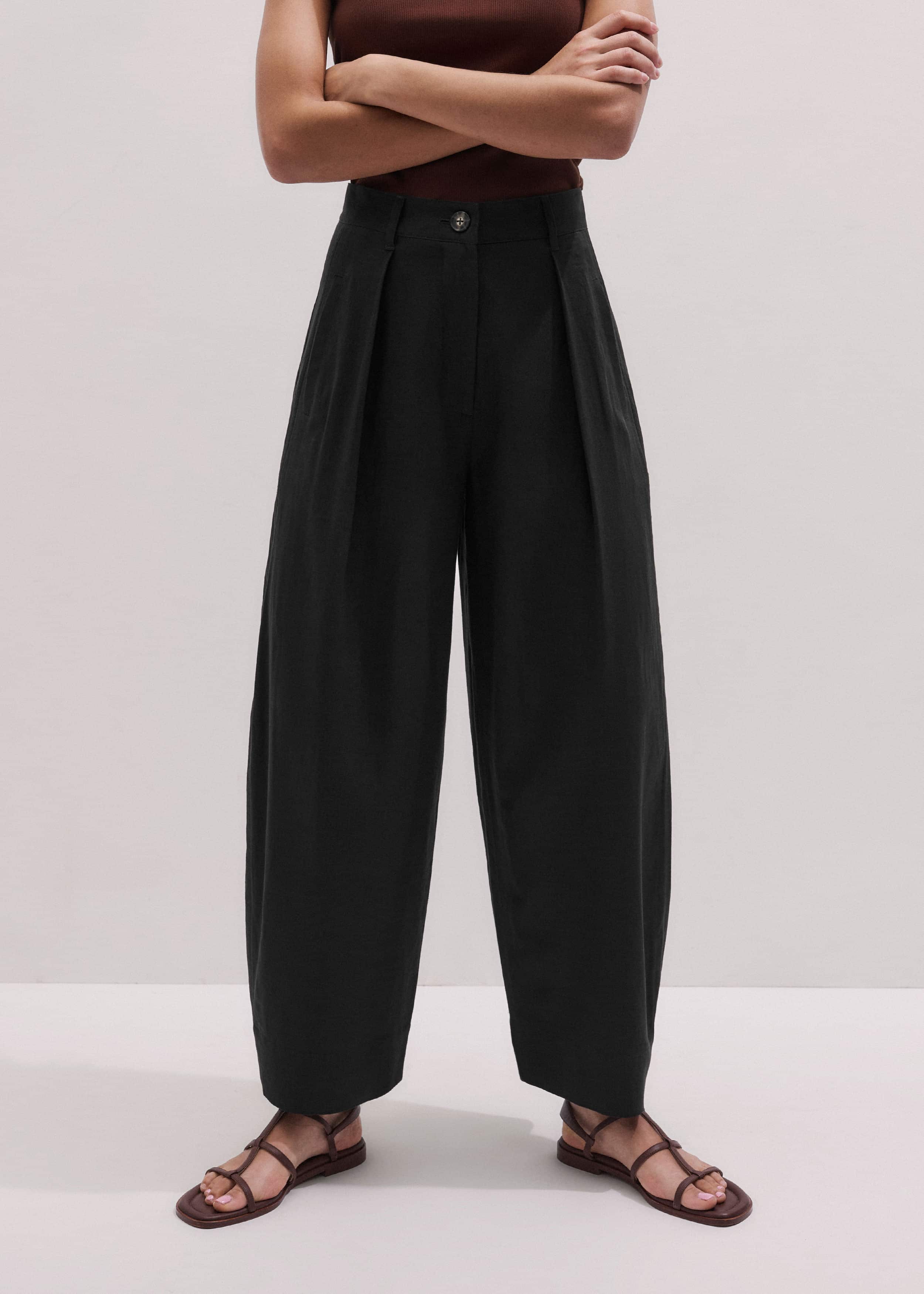 Black Extreme Taper Pant