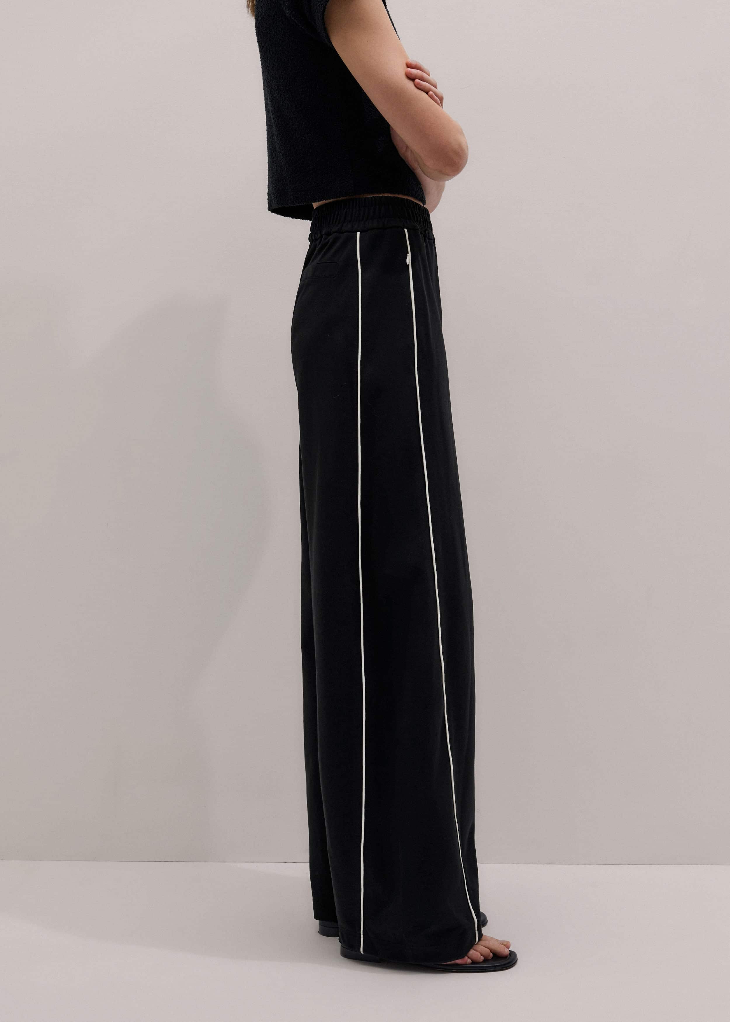 Black Wide Barrel Track Pant