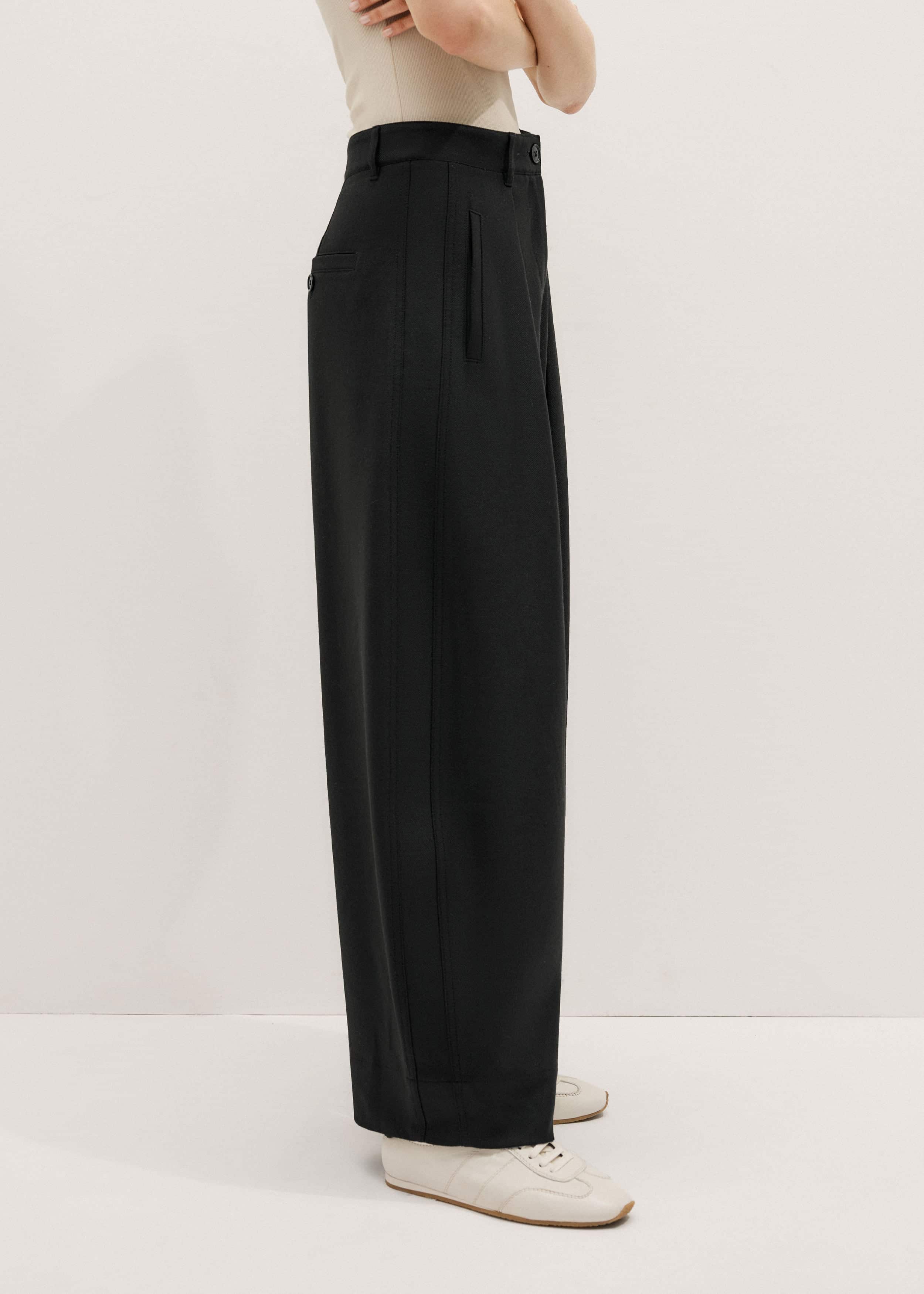 Black Barrel Leg Pant