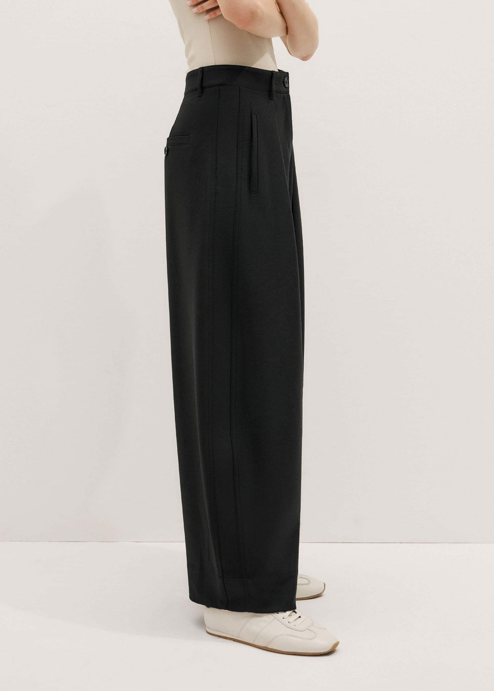 Black Barrel Leg Pant