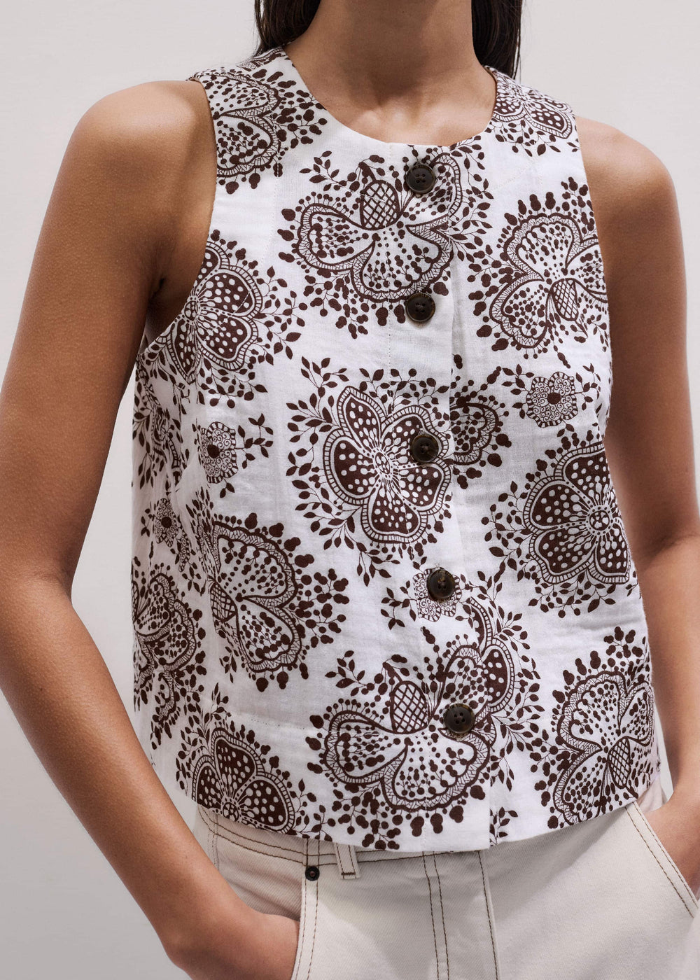White Cheesecloth Full Bloom Print Short Straight Top