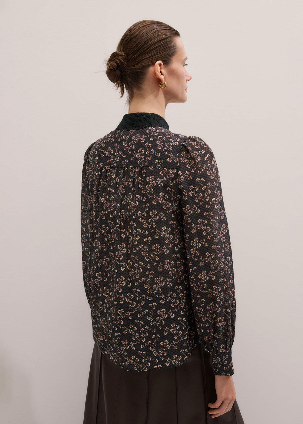 Black Scallop Daisy Print Feature Collar Blouse