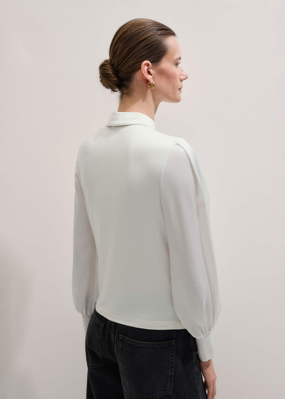 Cream Fluid Sleeve Layering Blouse