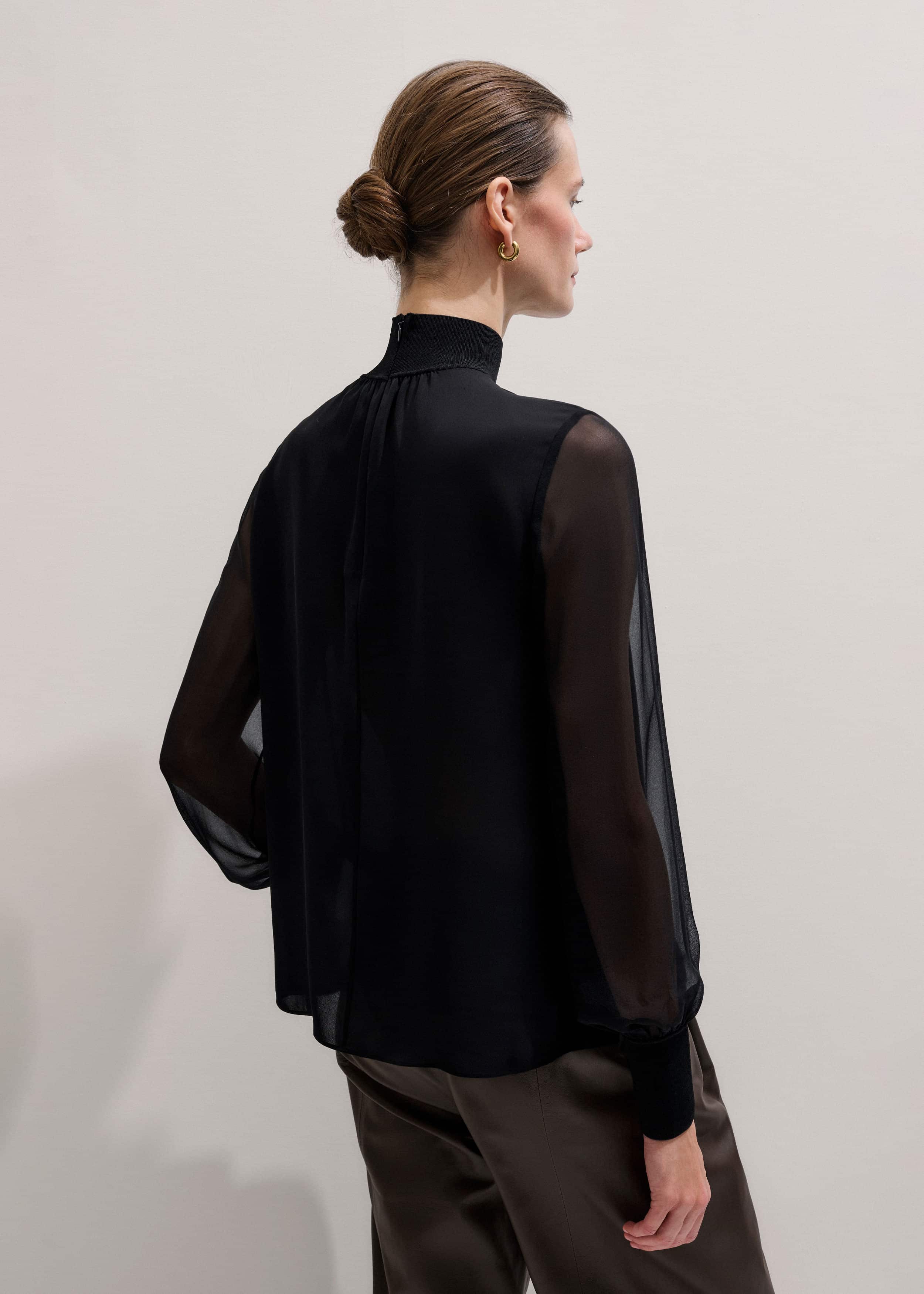 Black Silk Chic Rib Straight Blouse