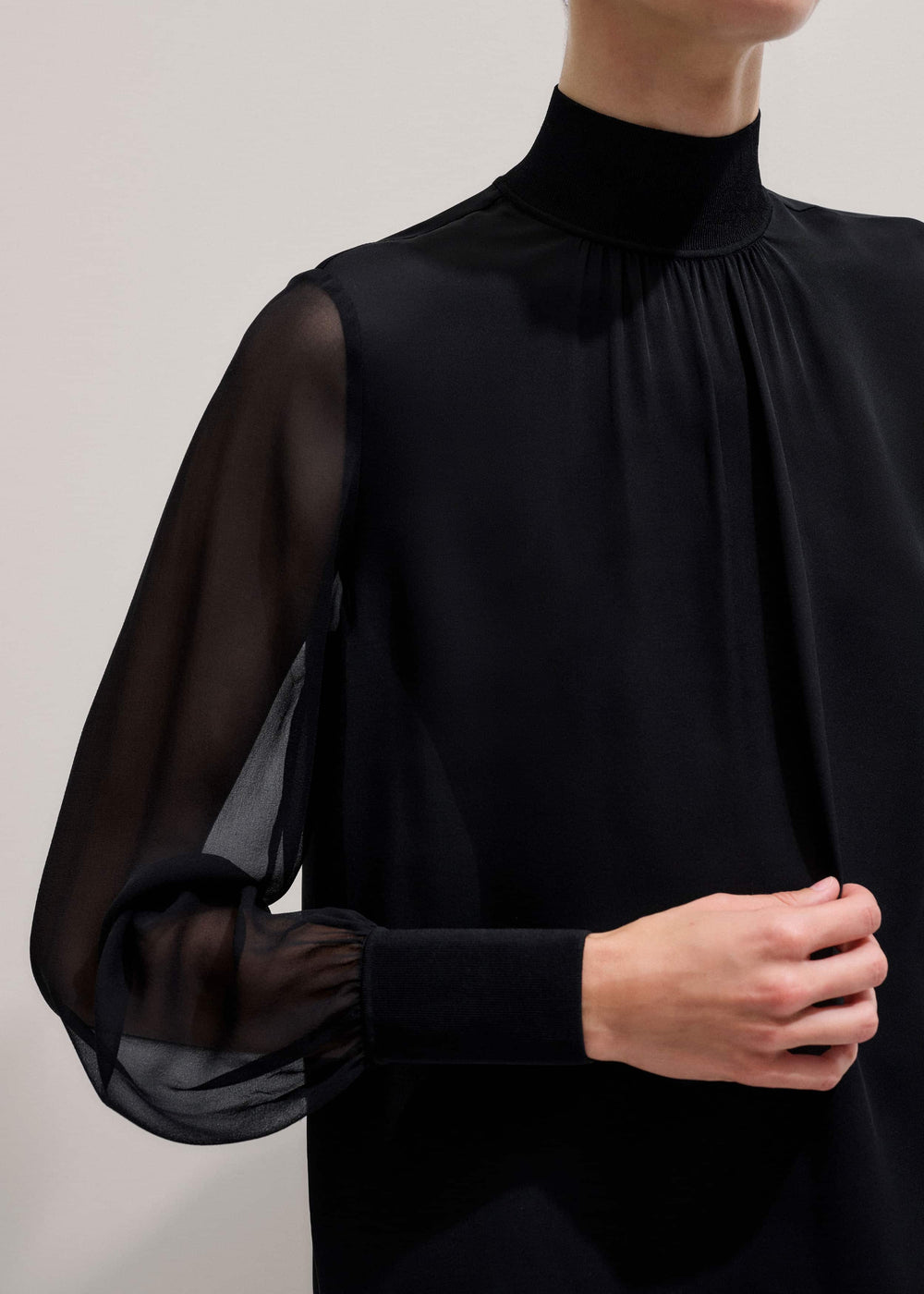 Black Silk Chic Rib Straight Blouse