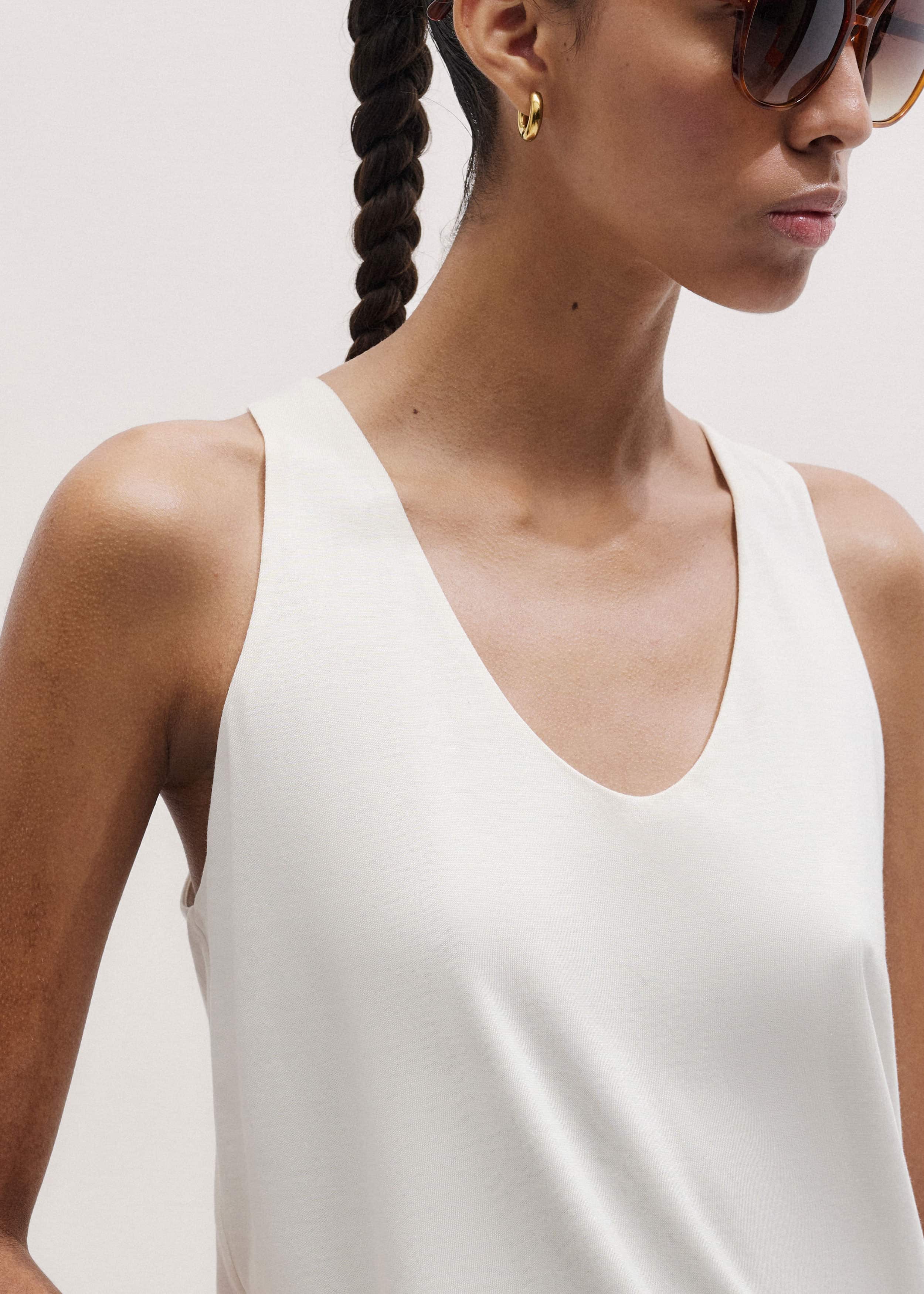 Cream Scoop Neck Vest