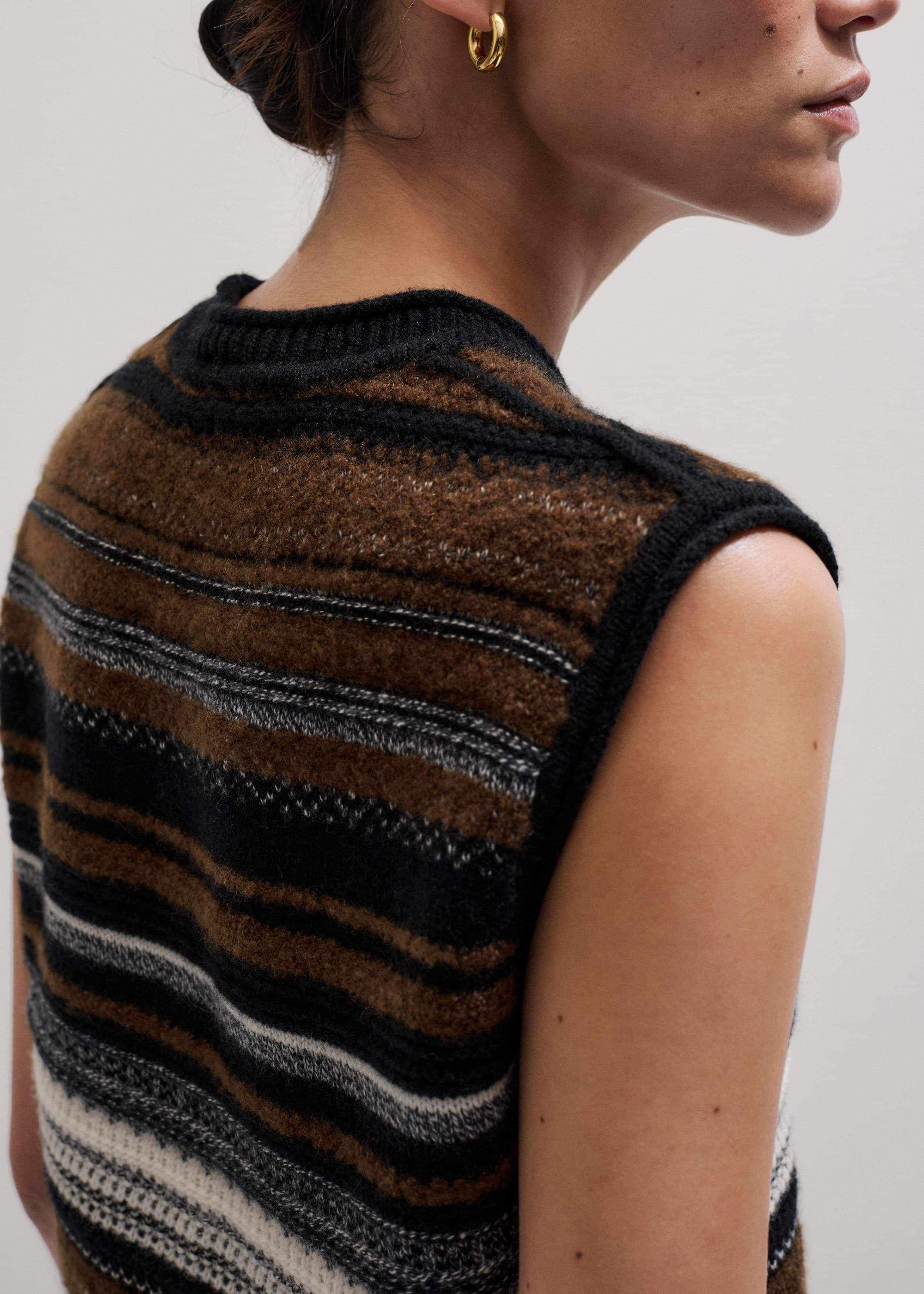 Black Textured Stitch Straight Sweater Vest + Snood