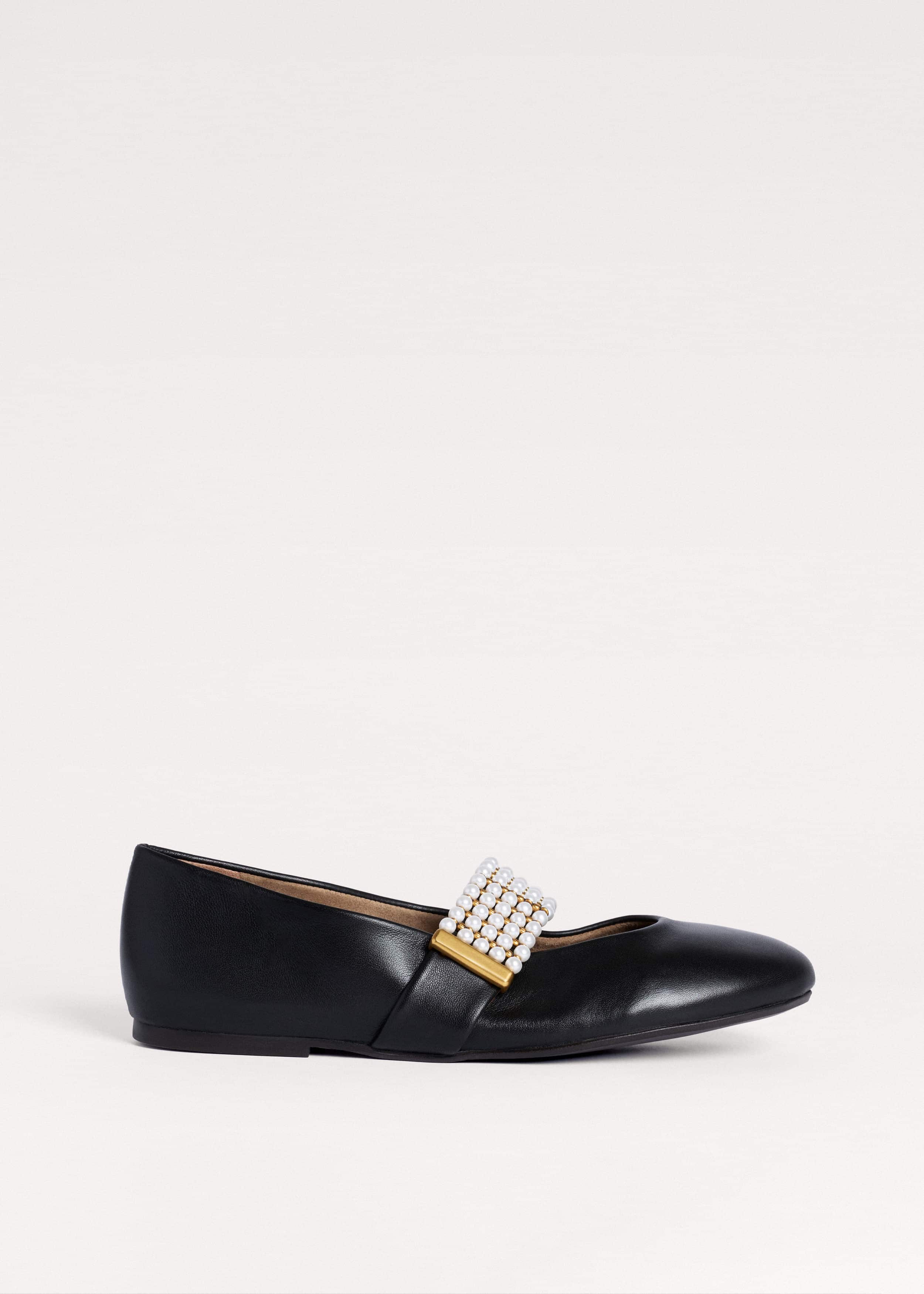 Black Pearl Trim Round Ballet Flat
