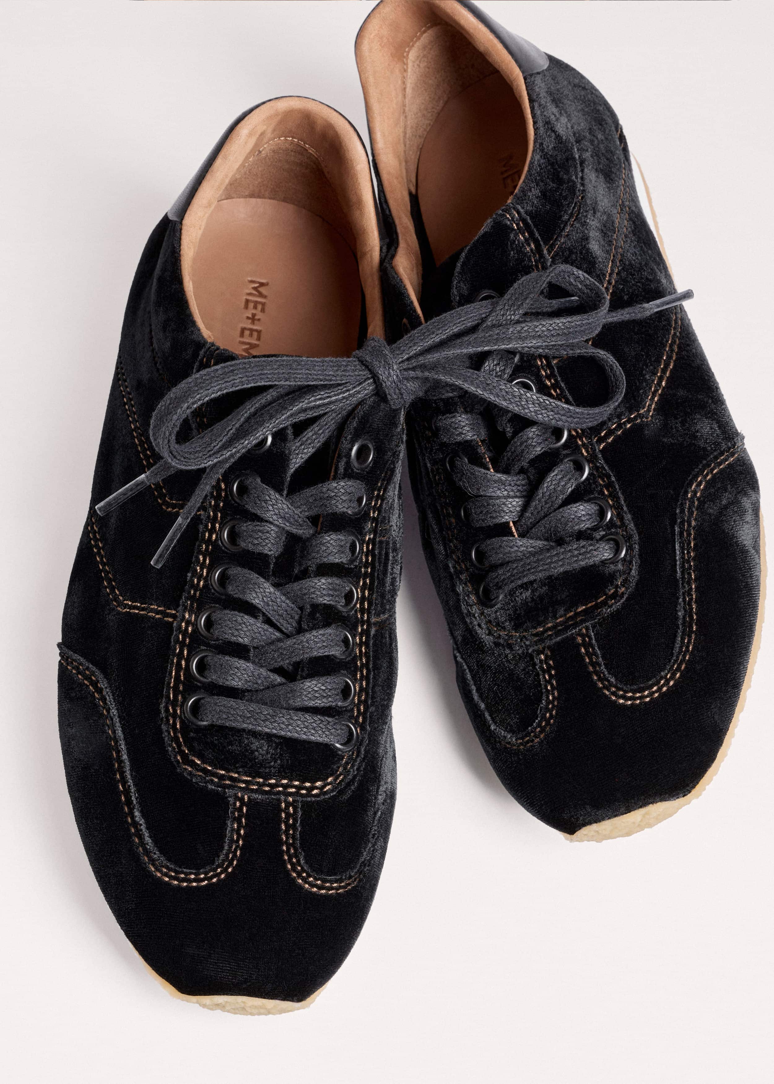 Black Velvet Retro Runner